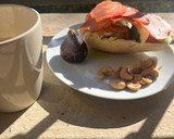 Foto del paso 3 de la receta Desayuno completo con higos y tostada