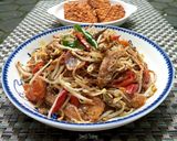Foto langkah ke 3 dari resep Tumis Toge Ikan Asin.