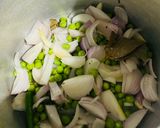 A picture of step 1 of Veg Pulao.