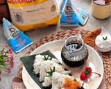 Foto langkah ke 7 dari resep Lupis dari Beras Ketan yang Diaron.