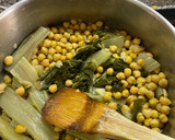 Foto del paso 7 de la receta: Guisado de garbanzos con acelgas muy rápido