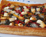 Foto del paso 5 de la receta: Hojaldre con kale y pimientos