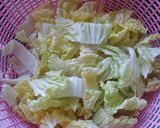 Hình bước làm 2 của món Canh cải thảo tôm viên