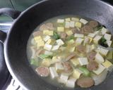 Foto langkah ke 7 dari resep Sup Tahu Kentang Jamur.