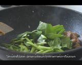 รูปขั้นตอนการทำที่ 7 ของ ราดหน้า หมูนุ้มนุ่ม