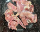 Foto del paso 1 de la receta Conejo al Ajillo con Ajos Tiernos