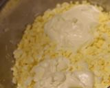 A picture of step 4 of Egg Sando.