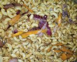A picture of step 1 of Fried pasta.