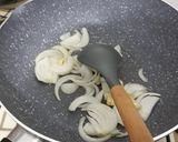 Foto langkah ke 2 dari resep Spageti Ayam Saus Lada Hitam.