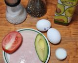 Foto del paso 1 de la receta: Omelette de pechuga de pavo y aguacate