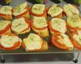 Foto del paso 7 de la receta: Tostas de tomate con Provolone