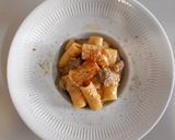 A picture of step 5 of Rigatoni with Butifarra in Roasted Garlic and Tahini Sauce.