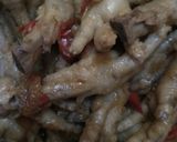 Foto langkah ke 6 dari resep Seblak Ceker Gelap.