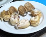 Foto del paso 3 de la receta: Alcachofas rellenas con salpicón de locos