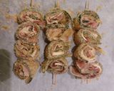 Foto del passaggio 4 della ricetta Involtini di zucchine