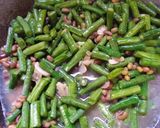 Foto langkah ke 3 dari resep Tumis Kacang Panjang +Kacang Beras.