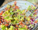 Foto del paso 3 de la receta: Timbal de salmón 🍣 🥑 🍅 🧅