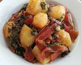 Foto del paso 10 de la receta: Acelgas rojas con patatas salteadas con ajo y pimentón