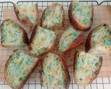 Foto langkah ke 22 dari resep Blue-Orange Sprinkles Sourdough Bread.