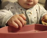 Foto del paso 3 de la receta: 👶🏻 Tortitas integrales con bebida de avena (BLW)