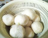 Foto langkah ke 3 dari resep Bakso goreng nasi sisa.