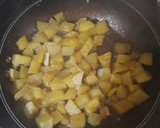 Foto del paso 1 de la receta: Puré de calabacín a la cerveza con tortilla