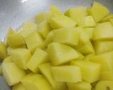 A picture of step 2 of Sesame chilli potato.