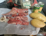 Foto del paso 1 de la receta: Conejo con patatas y champiñones al vermut