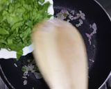 A picture of step 2 of Spinach Omelette 💚🥬🍕.
