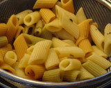 Foto del paso 1 de la receta: Ensalada de escarola y pasta con mozzarella
