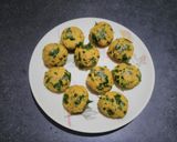 A picture of step 1 of Rice fenugreek muthiya curry.