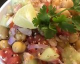 A picture of step 3 of Chickpeas Green Salad.