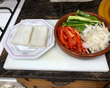 Foto del paso 1 de la receta: Timbal de bacalao confitado con verduras