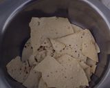 A picture of step 2 of Papad raita.