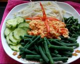 Foto langkah ke 5 dari resep Vegetables salad with coconut dressing atau lebih dikenal dengan sayur gudangan/ urap.