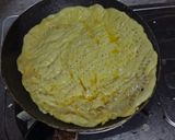 Foto langkah ke 3 dari resep Pizza Teflon Topping Sosis & Baso Goreng.