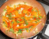 Foto del paso 3 de la receta: Repollitos Bruselas con salteado de pimentones