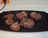 Foto del paso 8 de la receta: Solomillos de ternera plancha y tomates al horno
