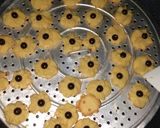 Foto langkah ke 4 dari resep Kue Kering Semprit Teflon.