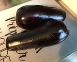 Une image de l'étape 1 de Aubergines violettes marinées grillées « skull ».
