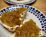Foto del paso 3 de la receta: Tosta de cebolla caramelizada con anchoas