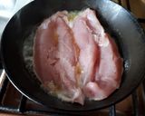 Une image de l'étape 4 de Escalope de poulet crème à l'ail et basic.