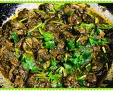 A picture of step 2 of Mutton kidneys with gravy.