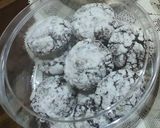 Foto langkah ke 6 dari resep Chocolate Crinkle Cookies.