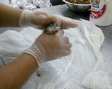 Foto del paso 7 de la receta: Papas rellenas (kisses)