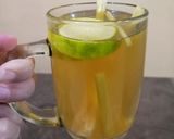 Foto langkah ke 4 dari resep Lemongrass Tea with Honey & Lime (Teh Sereh dgn Madu & Jeruk Nipis).