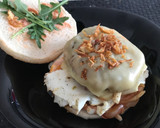 Foto del paso 8 de la receta: Hamburguesa casera con cebolla caramelizada