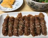 Foto langkah ke 4 dari resep Beef enoki roll.