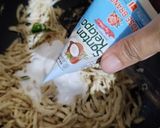Foto langkah ke 3 dari resep Lemper Bakar Isi Ayam.
