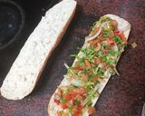 Foto del paso 2 de la receta Bocadillo de sardinas y ensalada